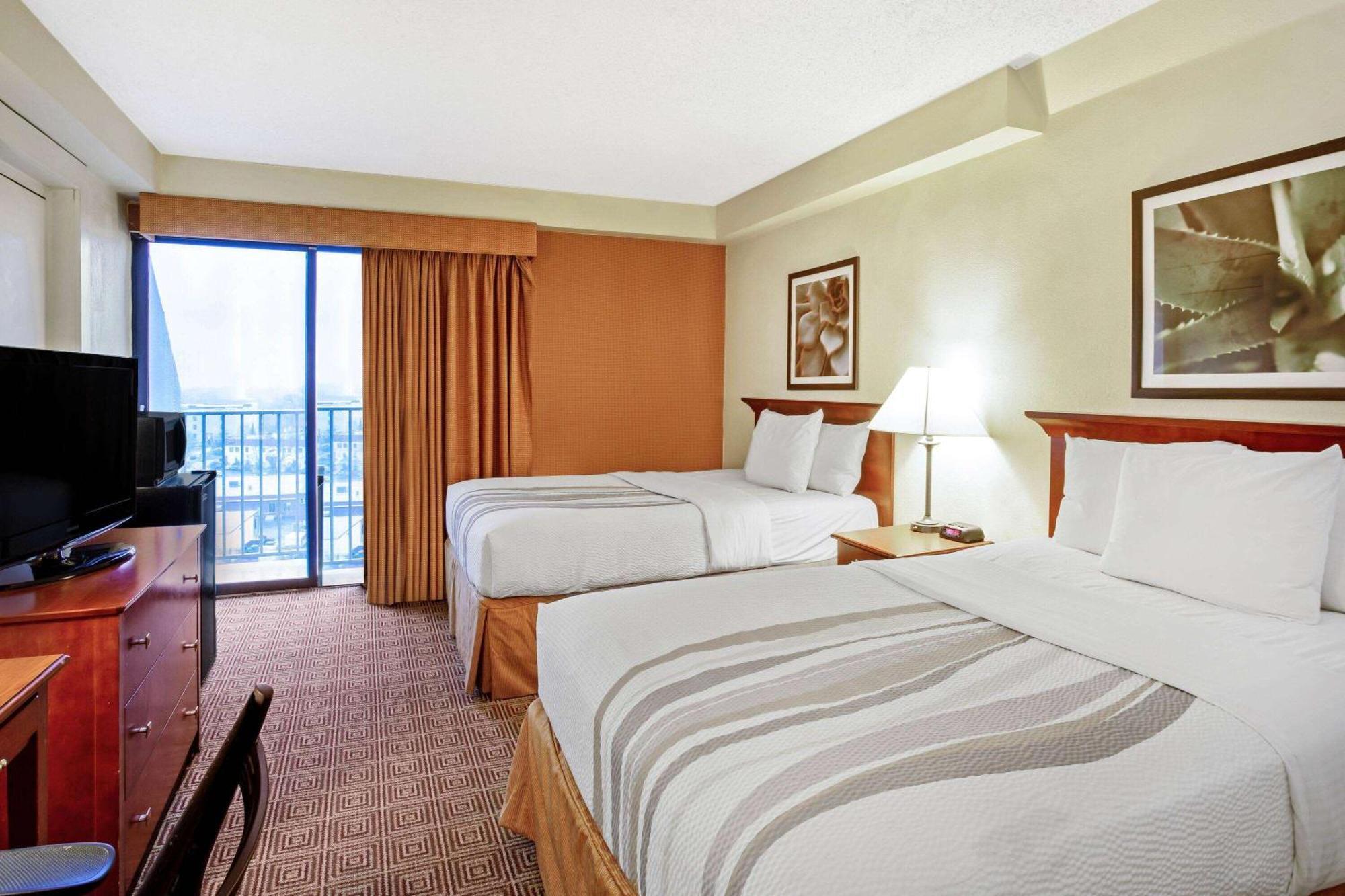 La Quinta By Wyndham Stamford / New York City Buitenkant foto