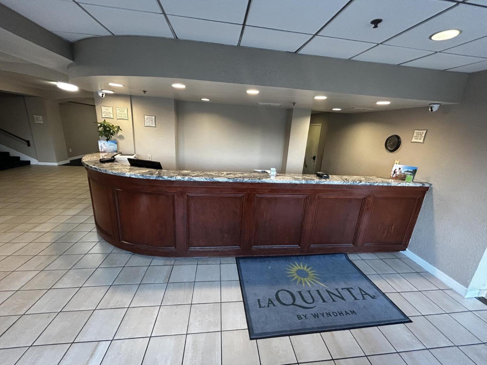 La Quinta By Wyndham Stamford / New York City Buitenkant foto